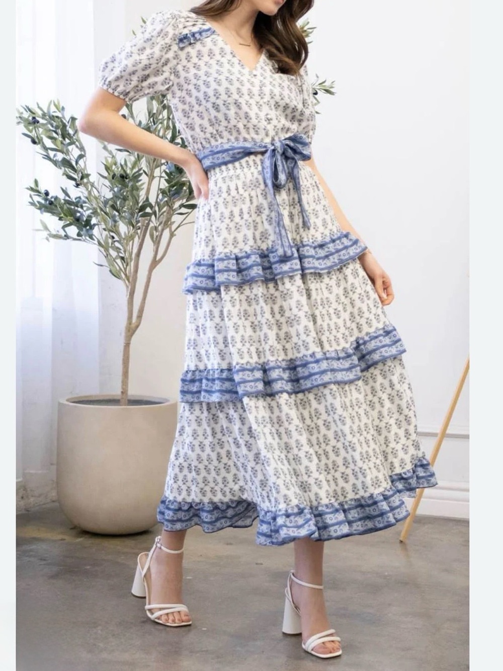 Blu Pepper Women’s Large Blue White Layla Floral Top and Tiered Midi Skirt Set